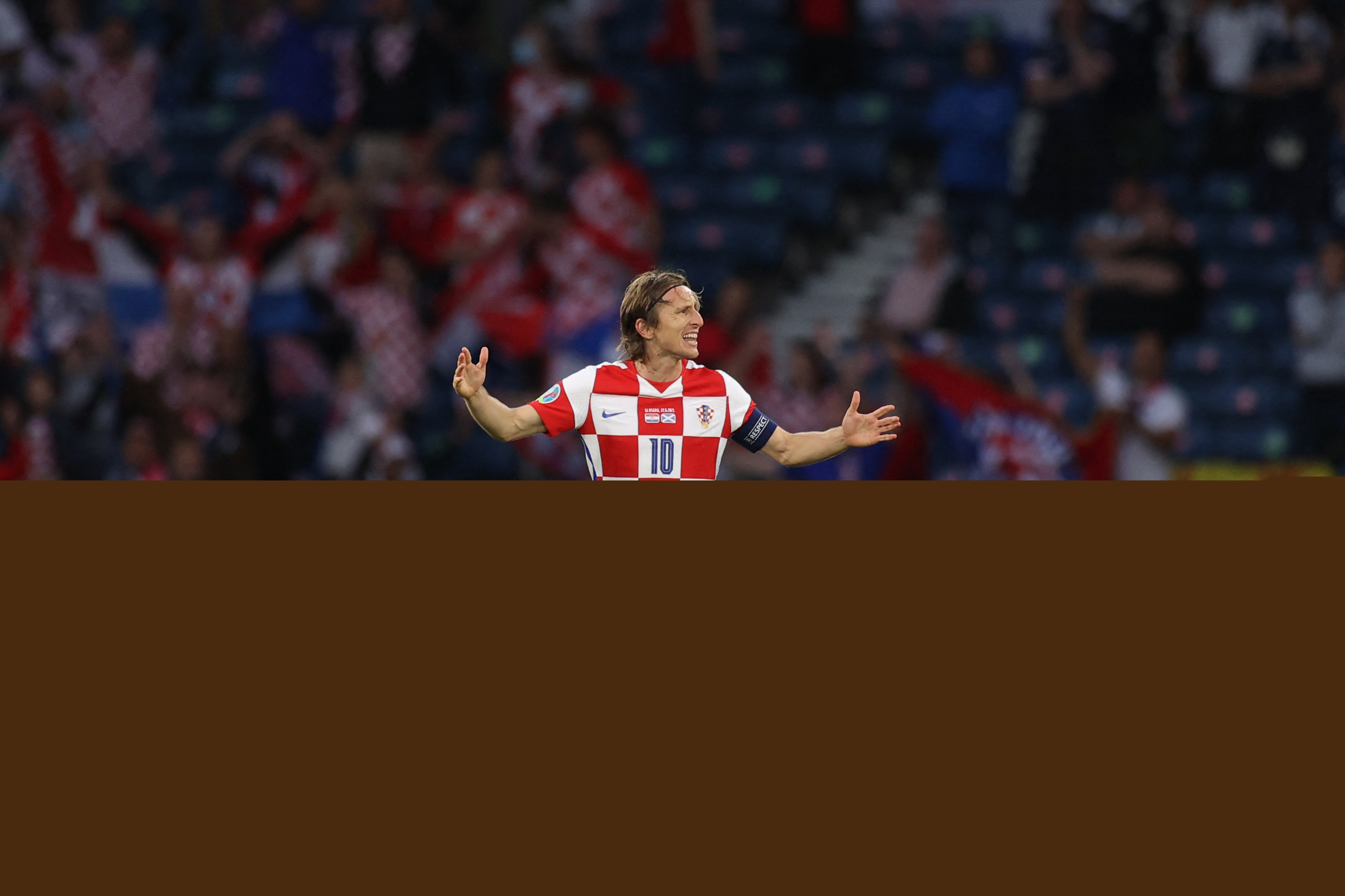 未能与武磊同场竞技，梅伦多夏窗加盟球队，13场贡献1球1助攻