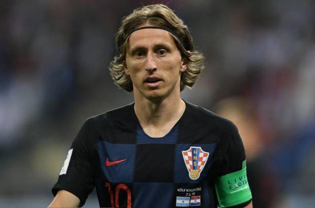 六台嘉宾：阿隆索输曼城就下课，皇马还没官宣是担心欧冠惨败